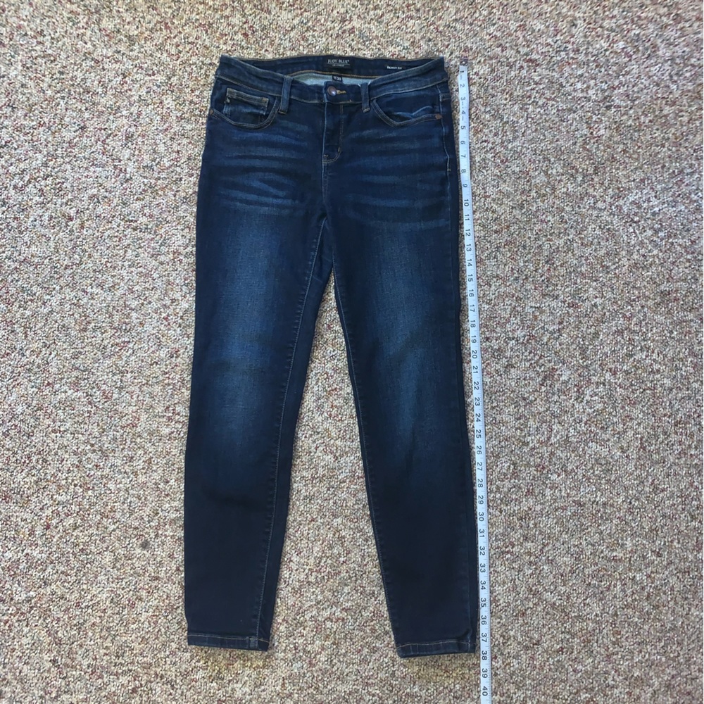 Dark blue Judy Blue Los Angeles Skinny Fit Jeans. Used- good condition.